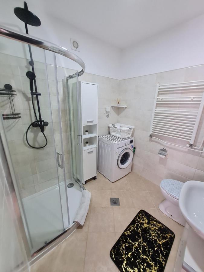 Studio Apartment City With Free Parking PUY 외부 사진