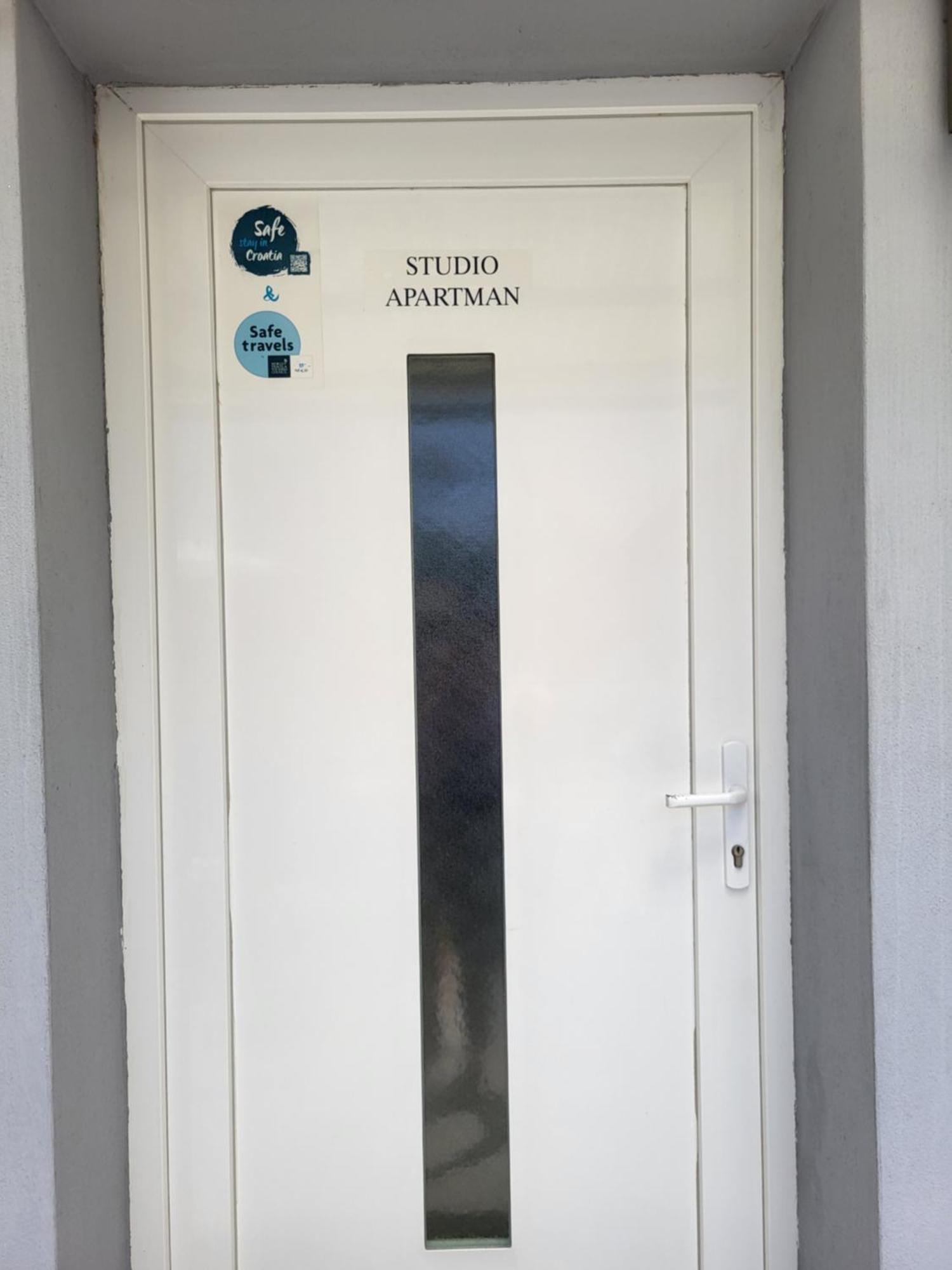Studio Apartment City With Free Parking PUY 외부 사진